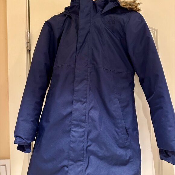 The North Face Girls Navy Arctic Parka Size Large - Picture 1 of 3